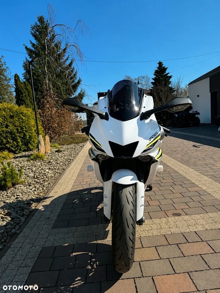 Yamaha R6 - 2