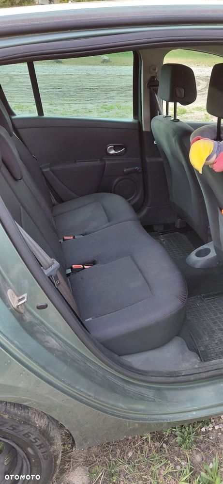 Renault Clio - 9
