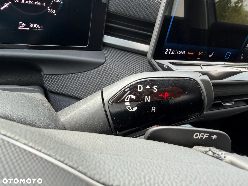Volkswagen T-Roc 1.5 eTSI Life DSG - 18