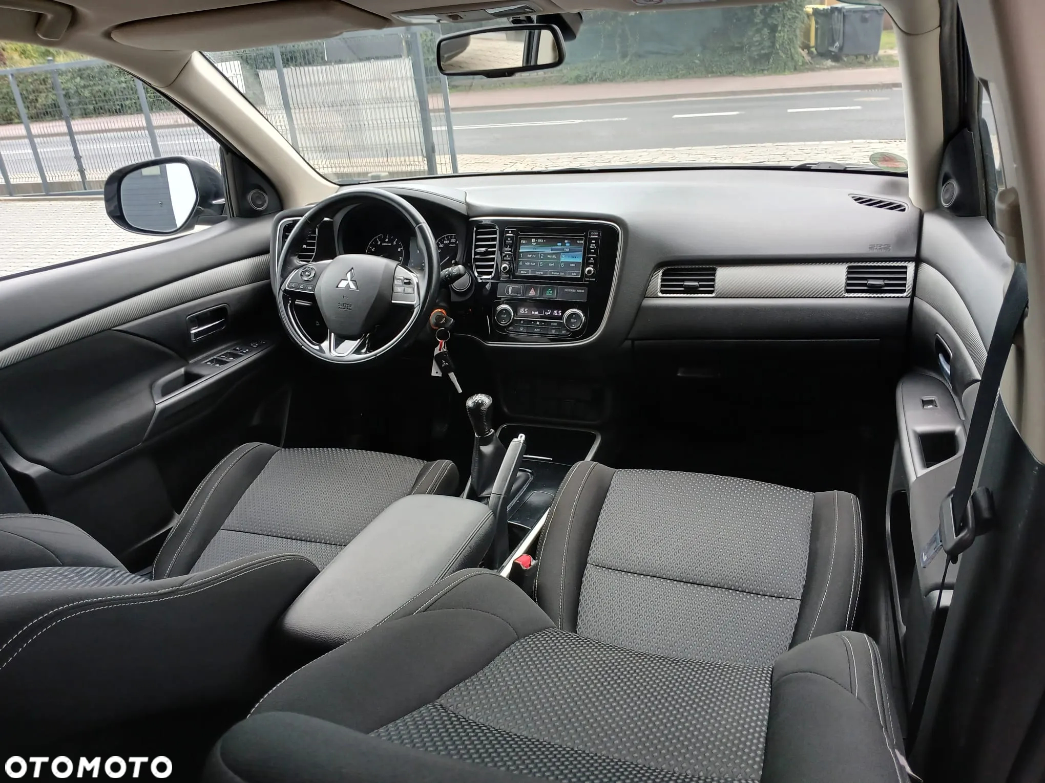 Mitsubishi Outlander 2.0 2WD Diamant - 28