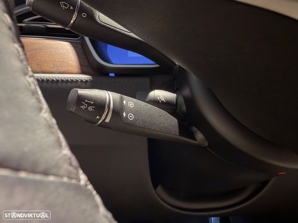 Tesla Model S - 14