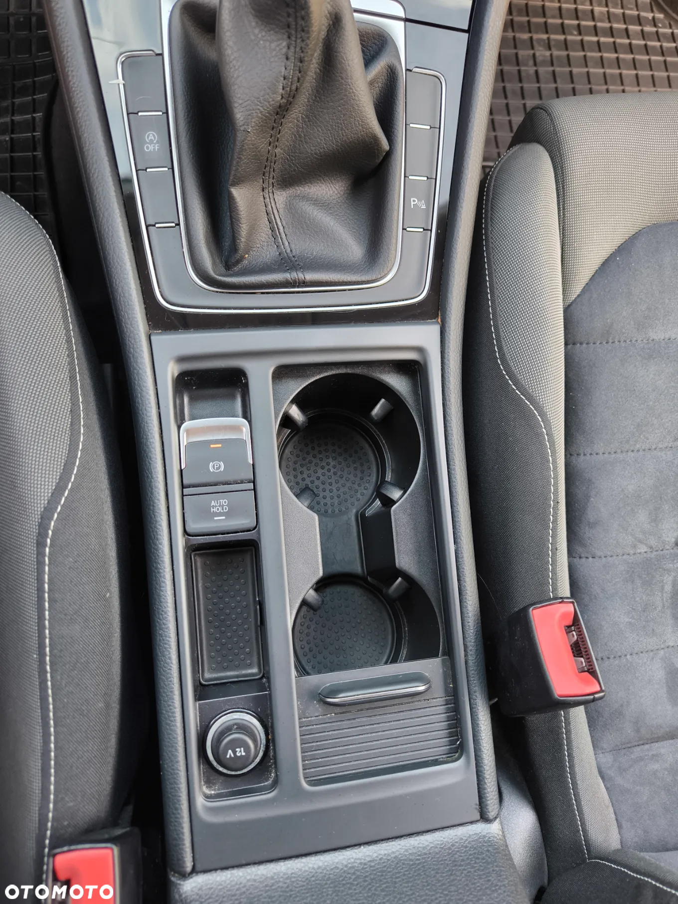 Volkswagen Golf VII 1.6 TDI BMT Highline - 22