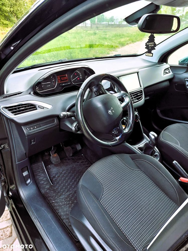 Peugeot 208 PureTech 82 Allure - 24
