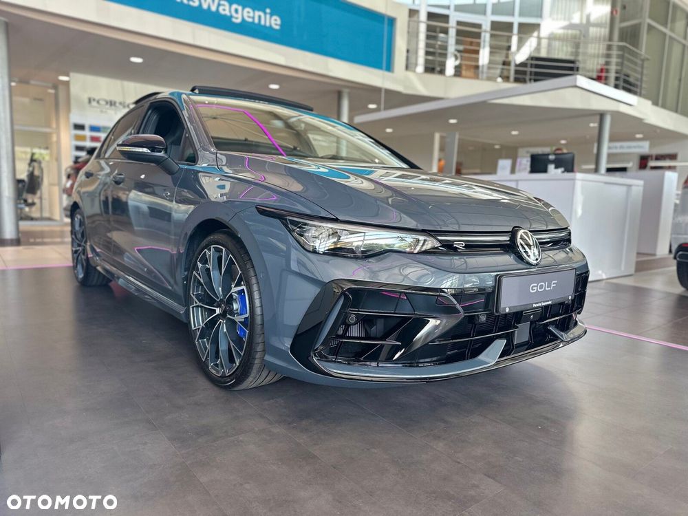 Volkswagen Golf - 1