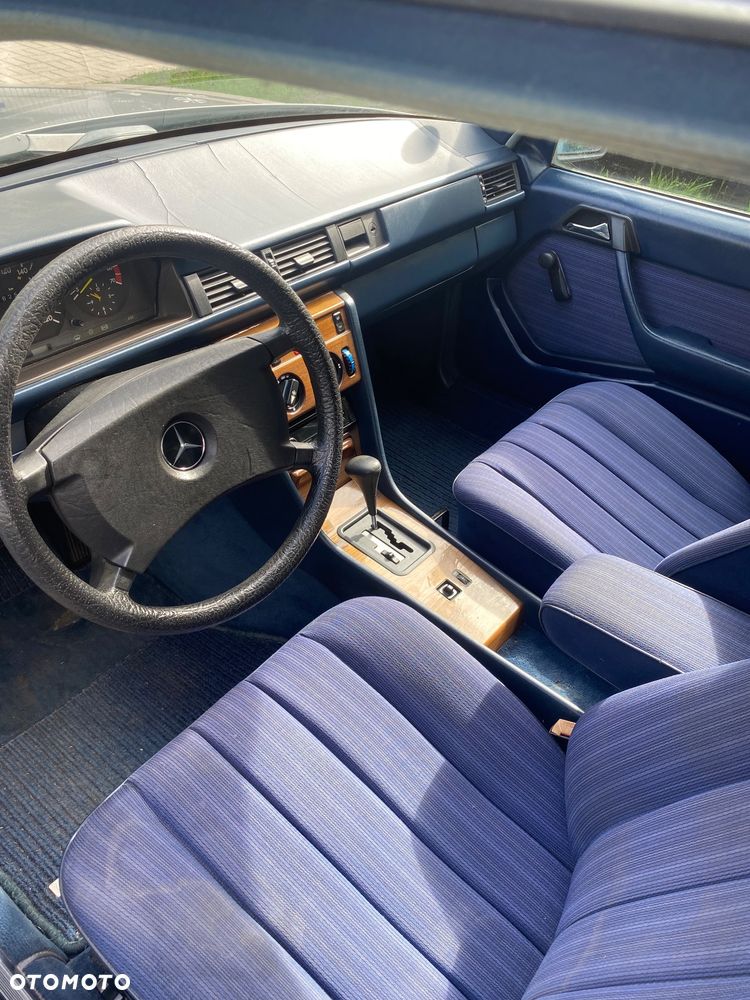 Mercedes-Benz 280 - 16