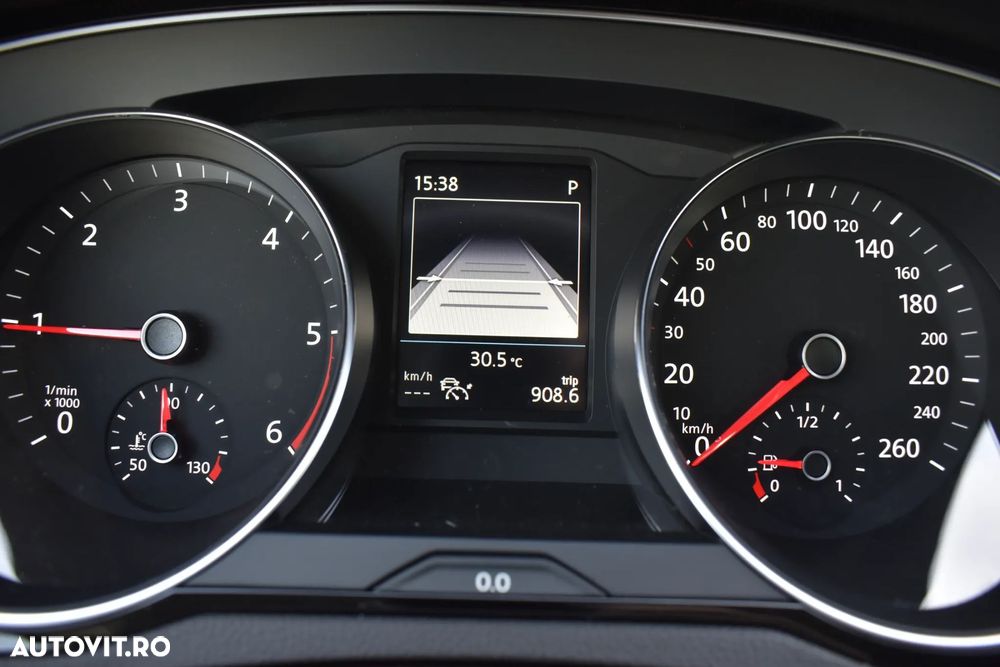 Volkswagen Passat 2.0 TDI DSG Highline - 14