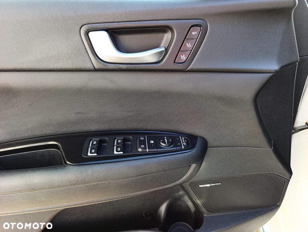 Kia Optima Plug-in Hybrid - 19