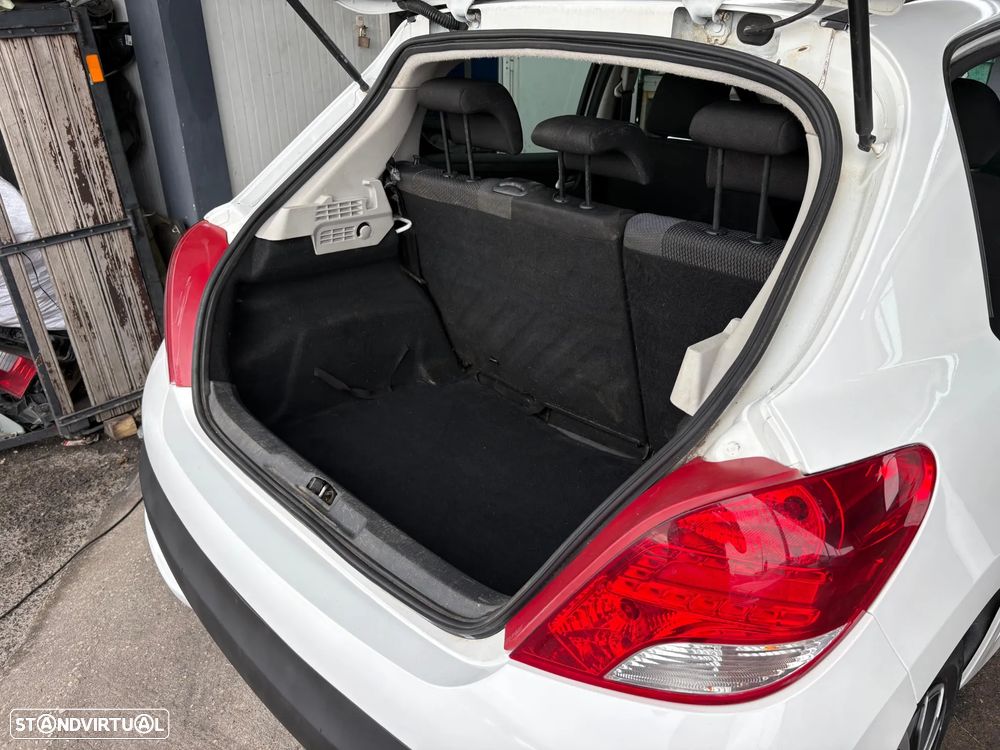Peugeot 207 90 HDi FAP (Blue Lion) 99G - 8