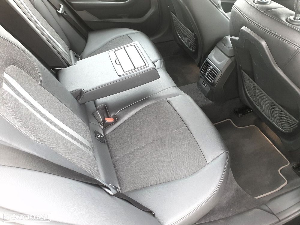 BMW 116 d Aut. Sport Line - 34