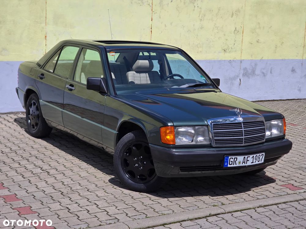 Mercedes-Benz W201 (190) - 1