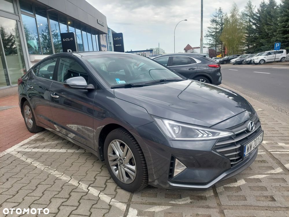 Hyundai Elantra 1.6 Comfort - 2
