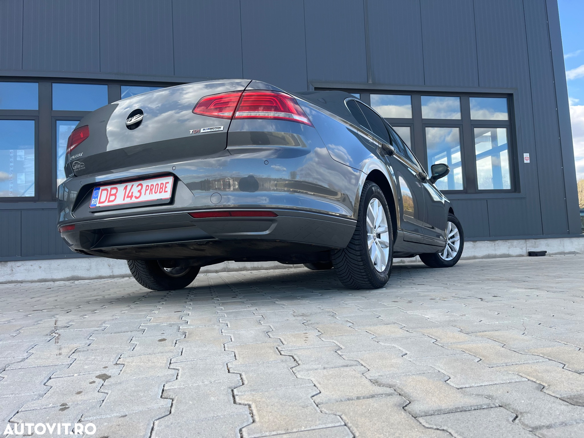 Volkswagen Passat 1.6 TDI (BlueMotion Technology) Comfortline - 15