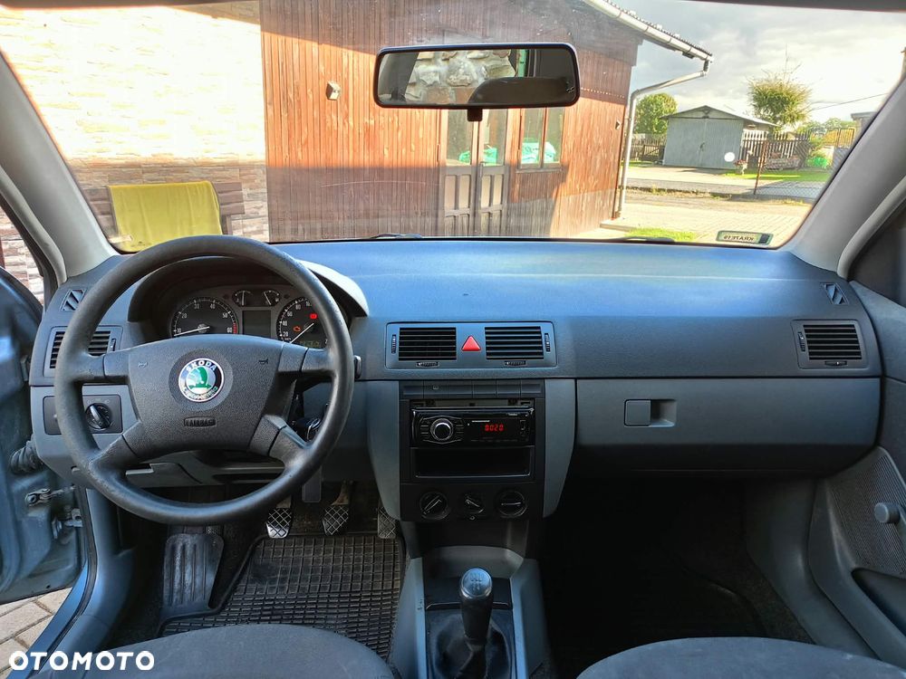 Skoda Fabia 2004 photo 5
