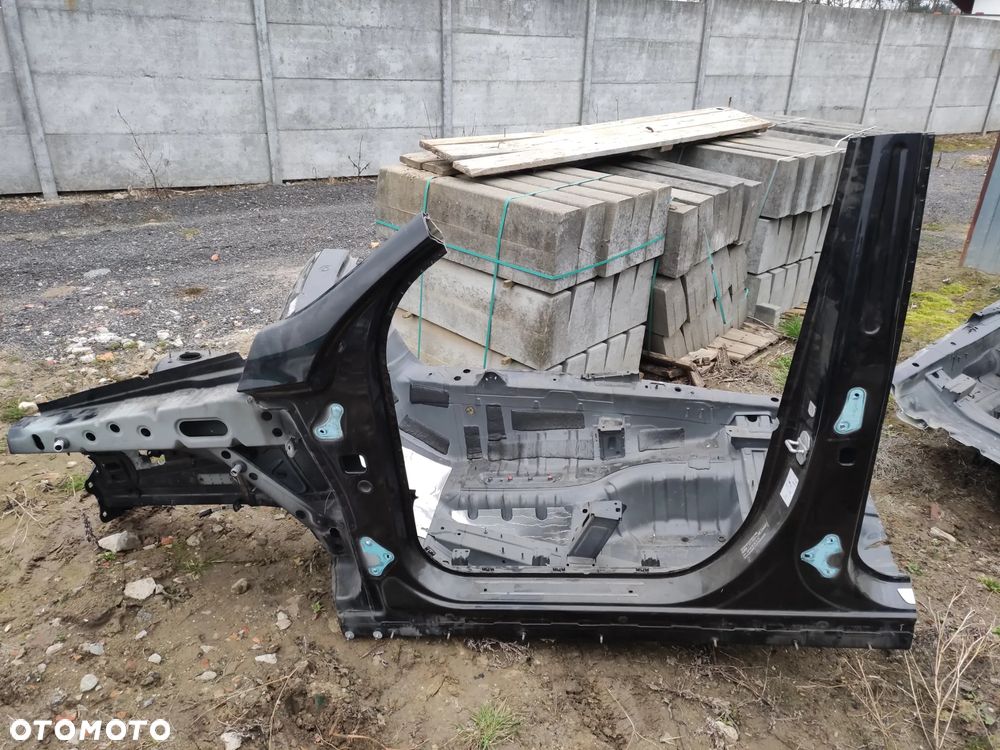 PODŁUŻNICA PRZÓD LEWA ĆWIARTKA MECEDES GLE W 166 COUPE
