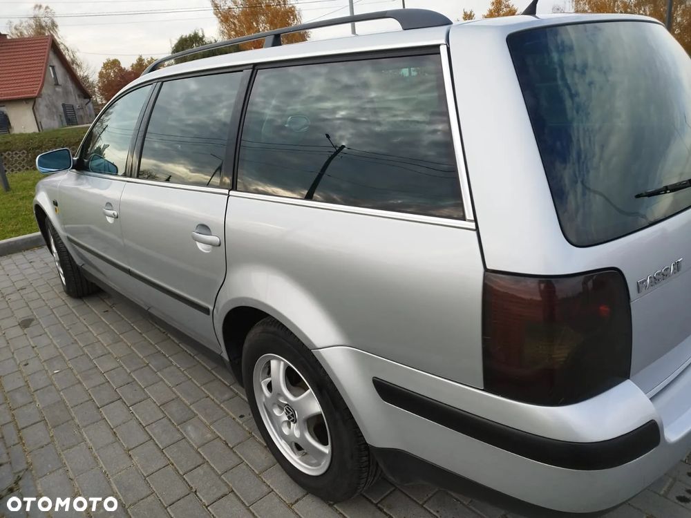 Volkswagen Passat 1.6 Comfortline - 4