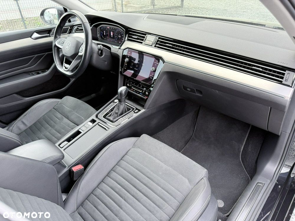 Volkswagen Passat Variant 2.0 TDI 4Mot Elegance DSG - 19