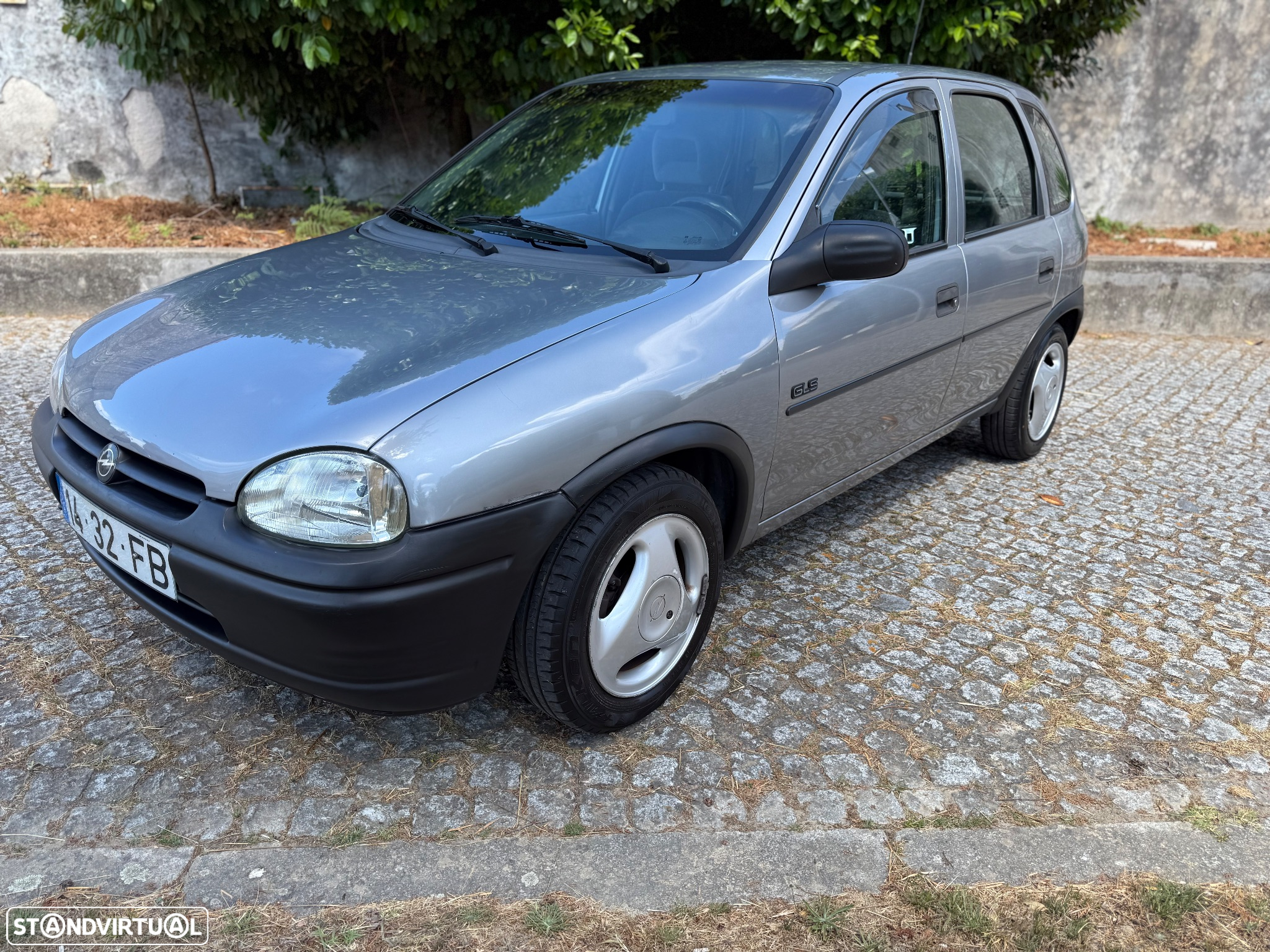 Opel Corsa 1.4 16V GLS - 2