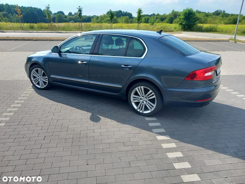 Skoda Superb 2.0 TDI DSG Ambition - 6