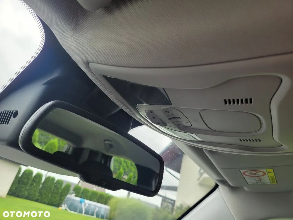 Jeep Renegade 1.4 MultiAir Limited FWD S&S - 23