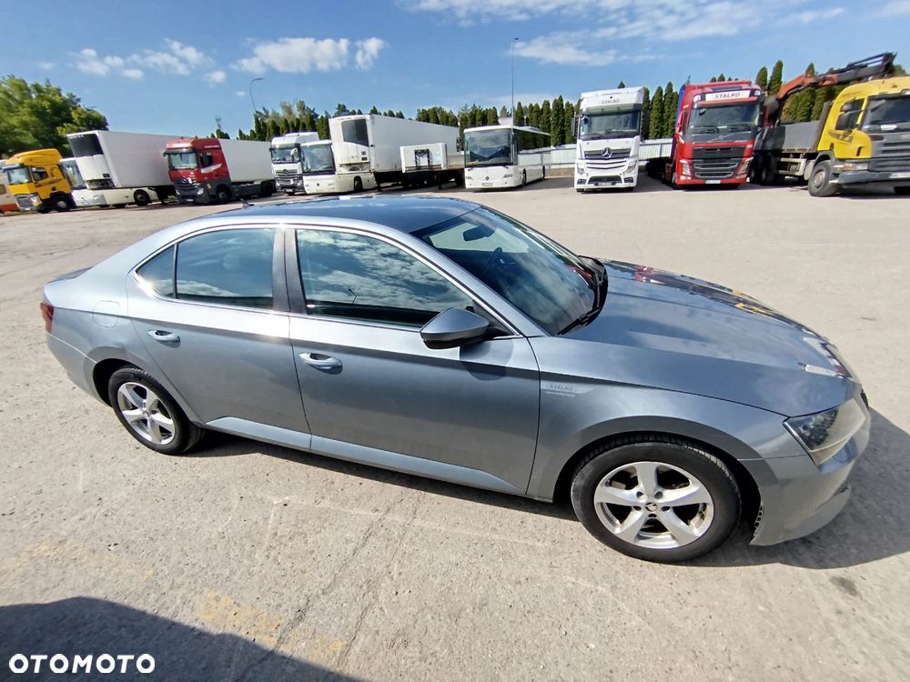 Skoda Superb 1.6 TDI Ambition - 9