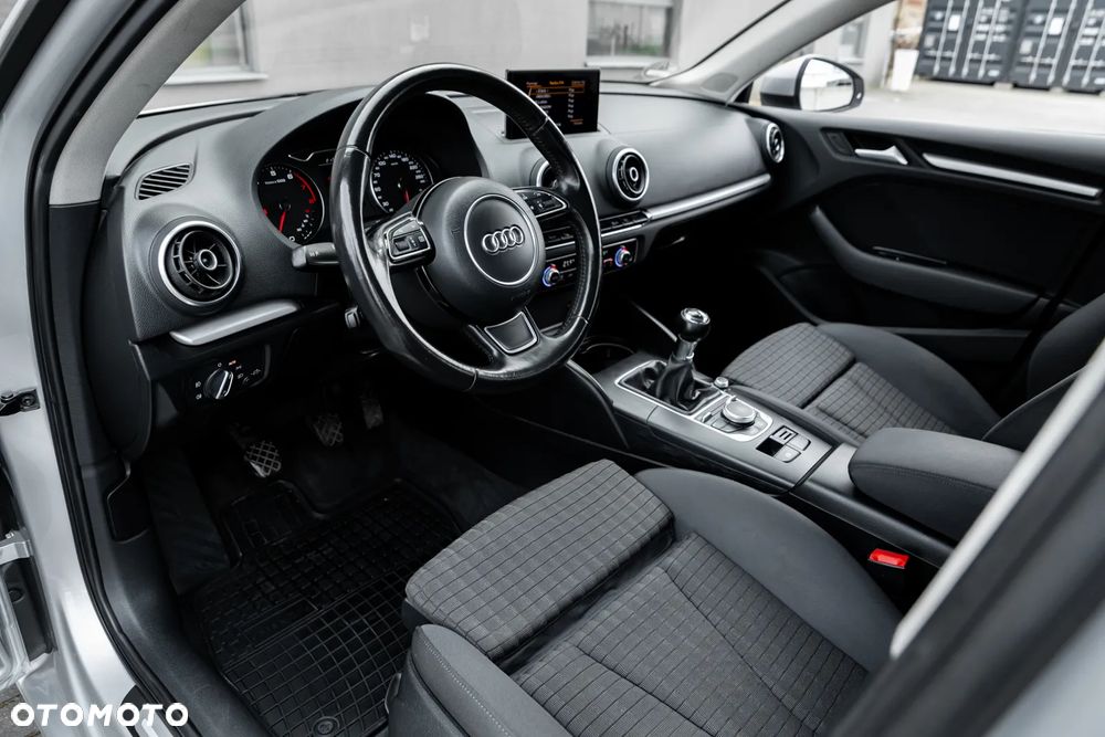 Audi A3 Sportback 1.8 TFSI Attraction - 17