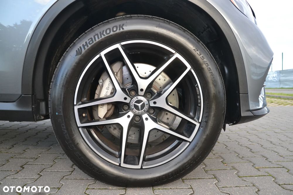 Mercedes-Benz GLC 300 4Matic 9G-TRONIC AMG Line - 25
