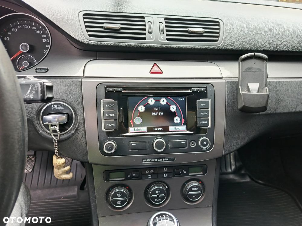 Volkswagen Passat - 6