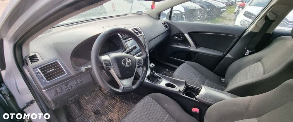 Toyota Avensis - 11