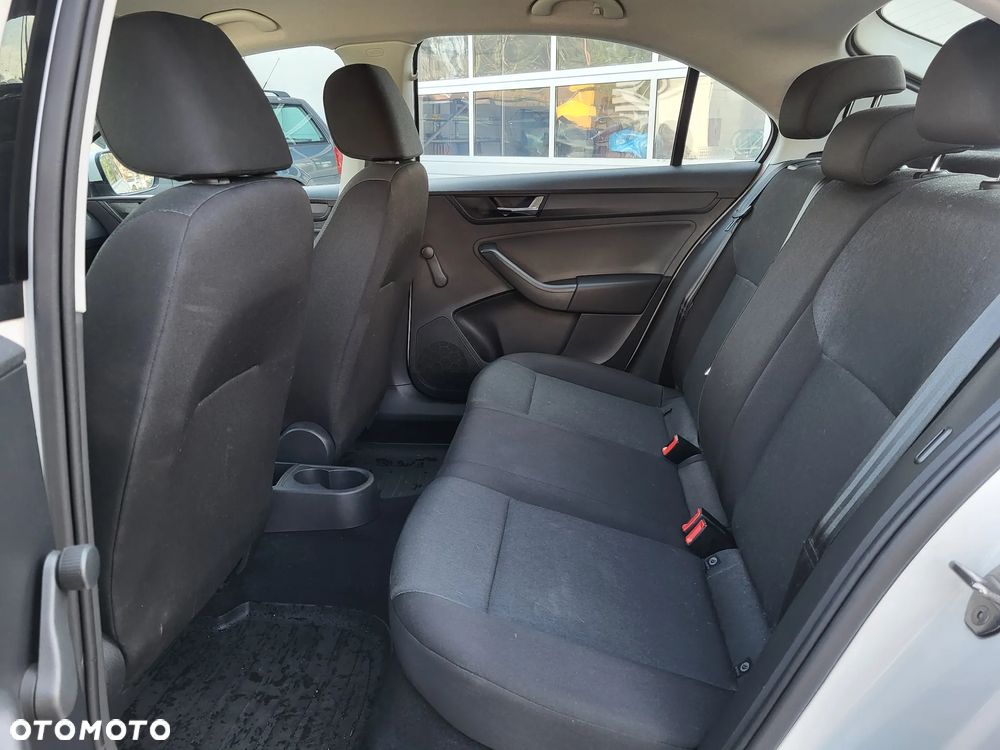 Skoda RAPID 1.0 TSI Active - 7