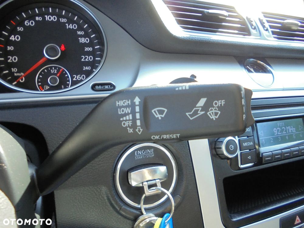 Volkswagen Passat 2.0 TDI Comfortline - 26