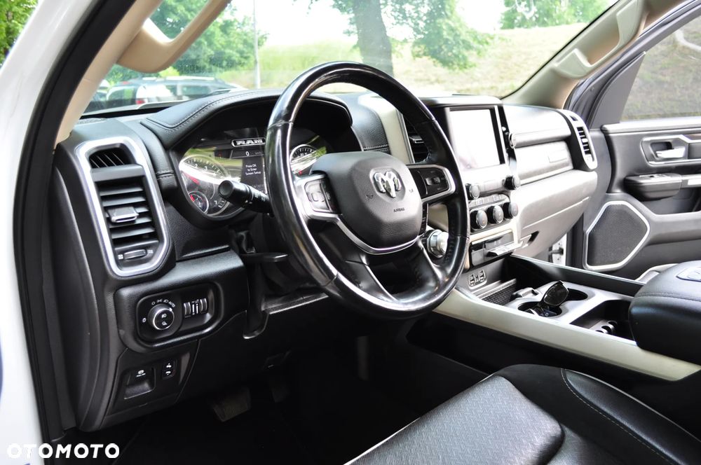 RAM 1500 5.7 Crew Cab Laramie - 17