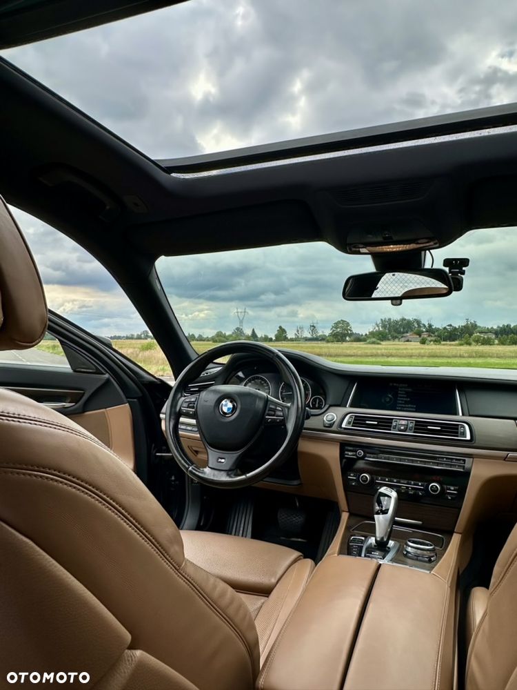 BMW Seria 7 750d xDrive - 26