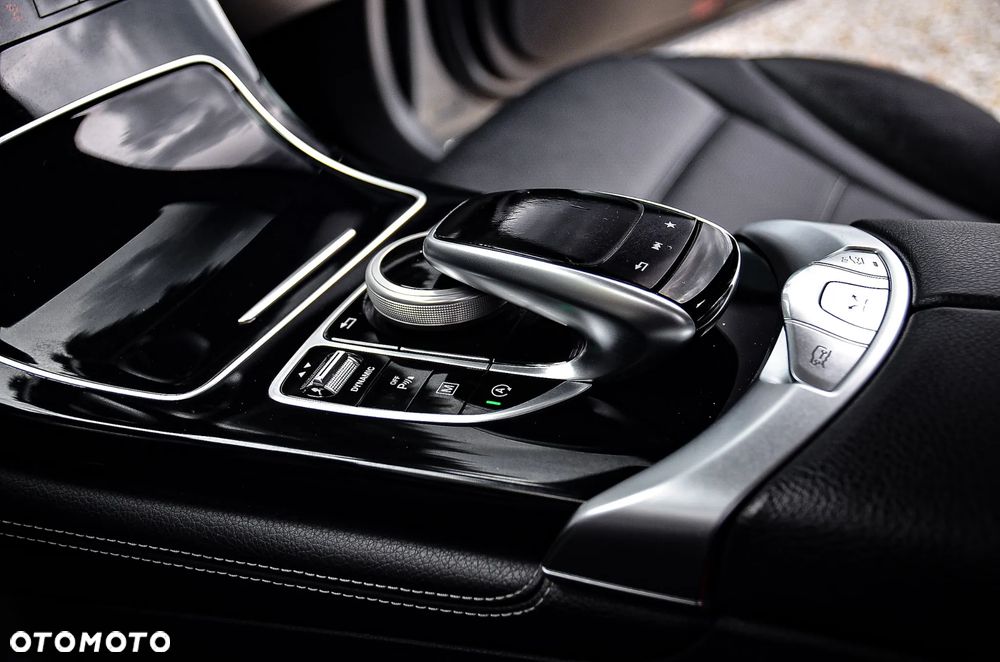 Mercedes-Benz GLC 250 4Matic 9G-TRONIC Exclusive - 33