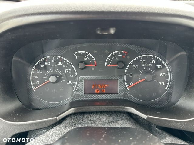 Fiat Fiorino Kombi Adventure - 12