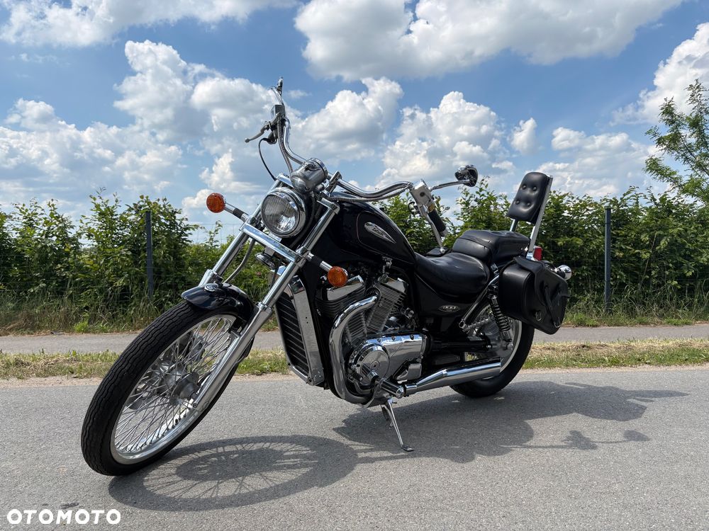 Suzuki Intruder - 1