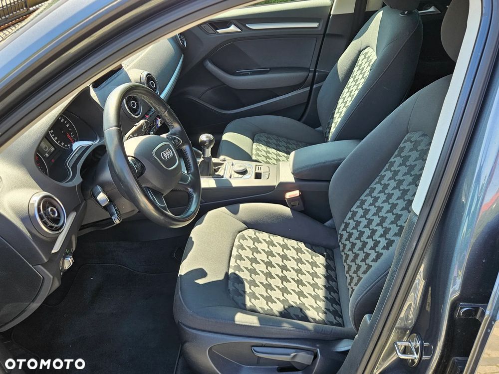 Audi A3 Sportback 1.6 TDI ultra Attraction - 10
