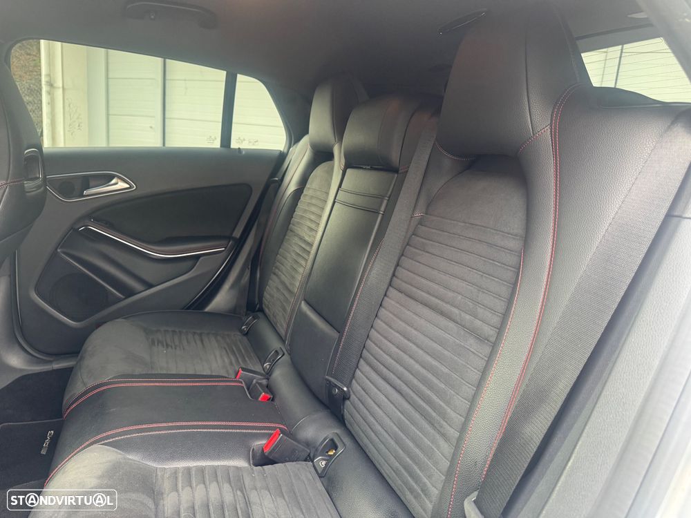 Mercedes-Benz CLA 220 Shooting Brake (CDI) d 4Matic 7G-DCT AMG Line - 11