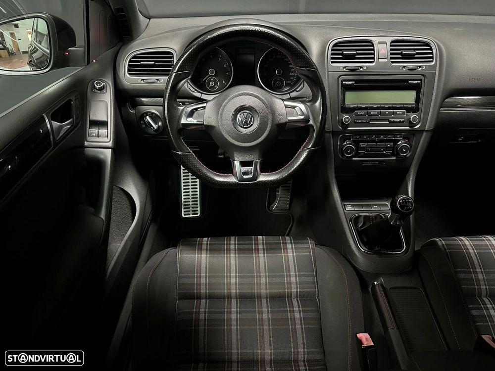 VW Golf 2.0 GTI - 13