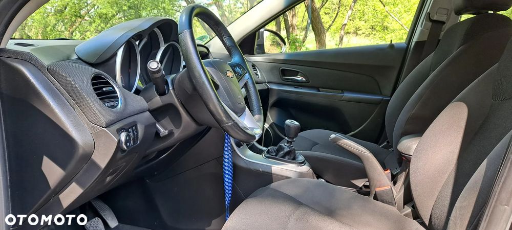 Chevrolet Cruze 1.6 LS+ - 6