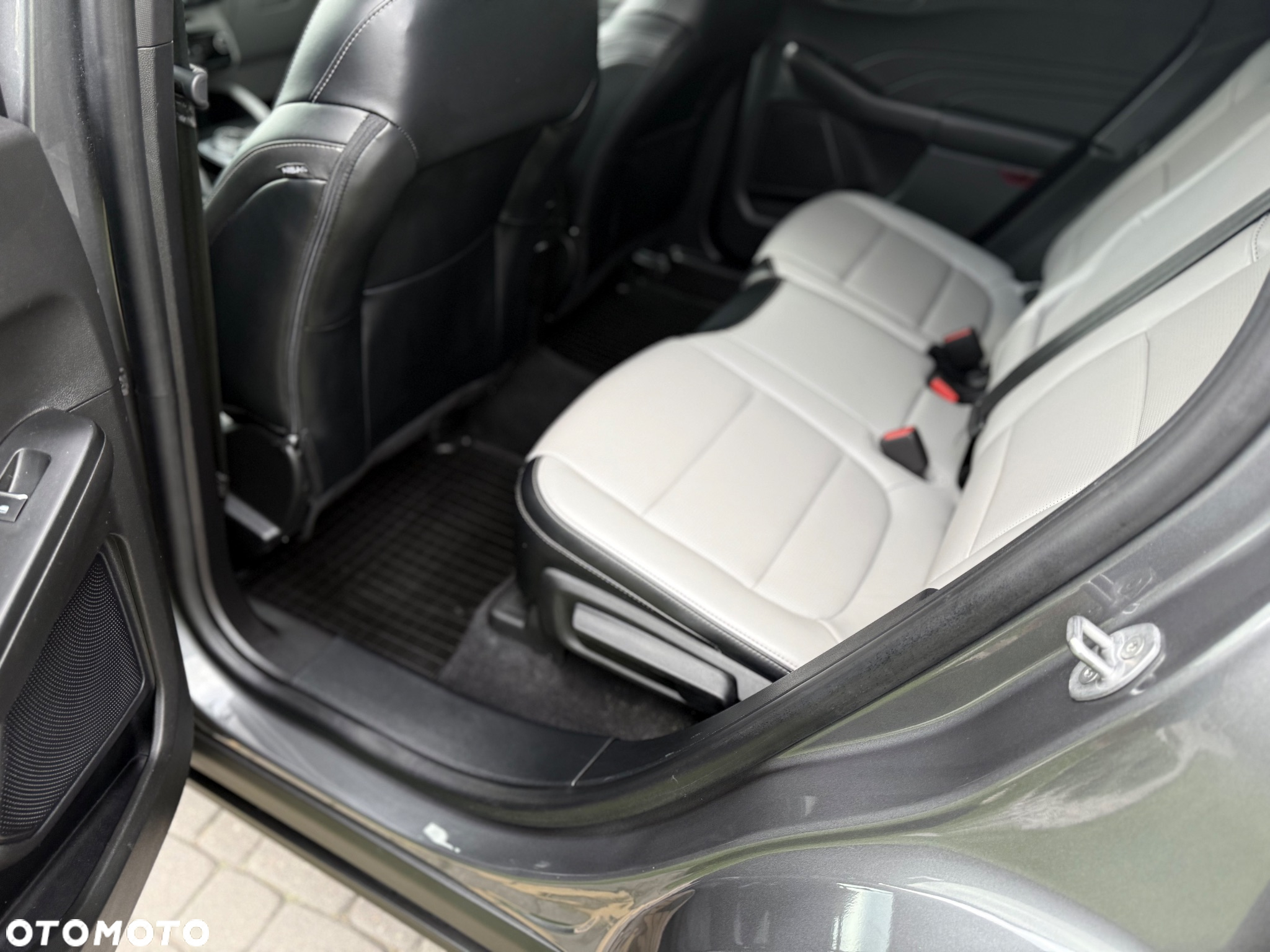 Ford Kuga - 18