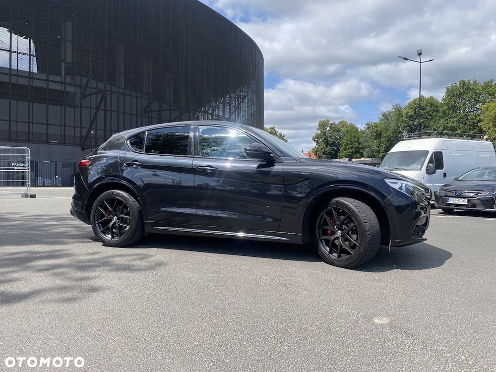 Alfa Romeo Stelvio 2.0 Turbo Veloce Q4 - 17