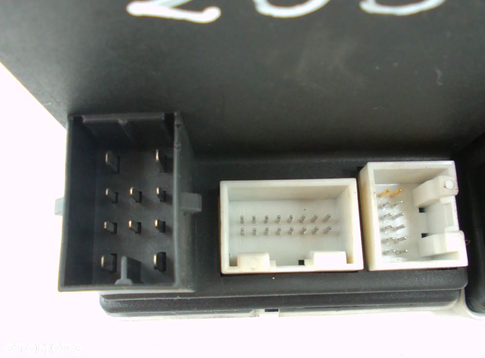 Audi Pompa centralnego zamka 8L0 862 257 G - 5
