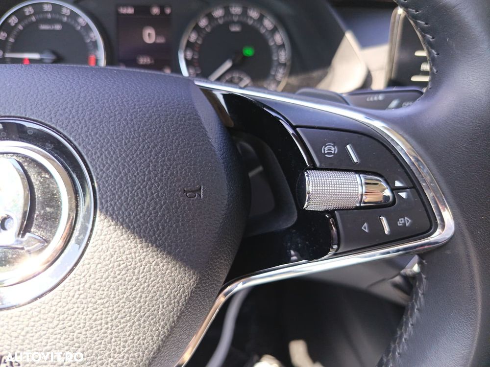 Skoda Octavia 2.0 TDI DSG Ambition - 11