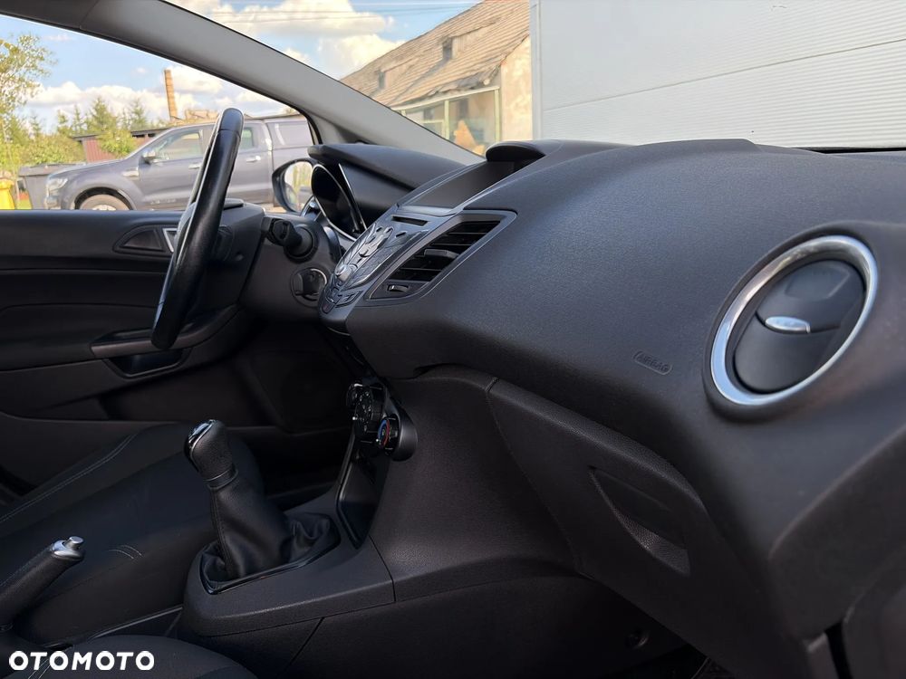 Ford Fiesta 1.5 TDCi Titanium EU6 - 37