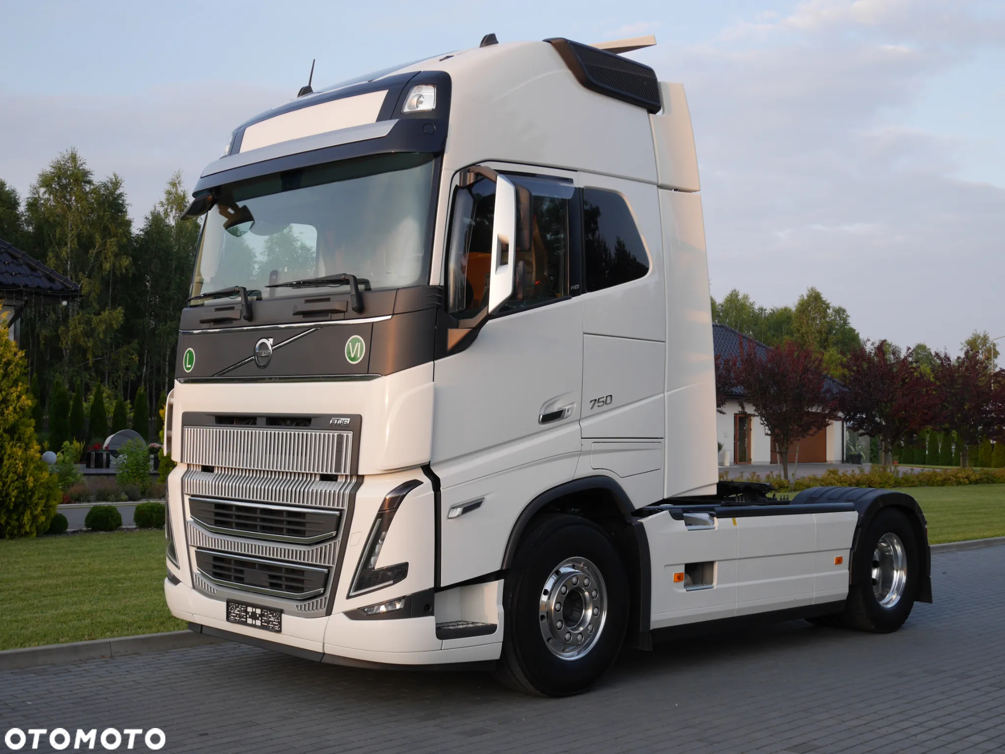 Volvo FH 16 750 KM/ XXL / FULL OPCJA/ STANDARD/ EURO-6 - 2