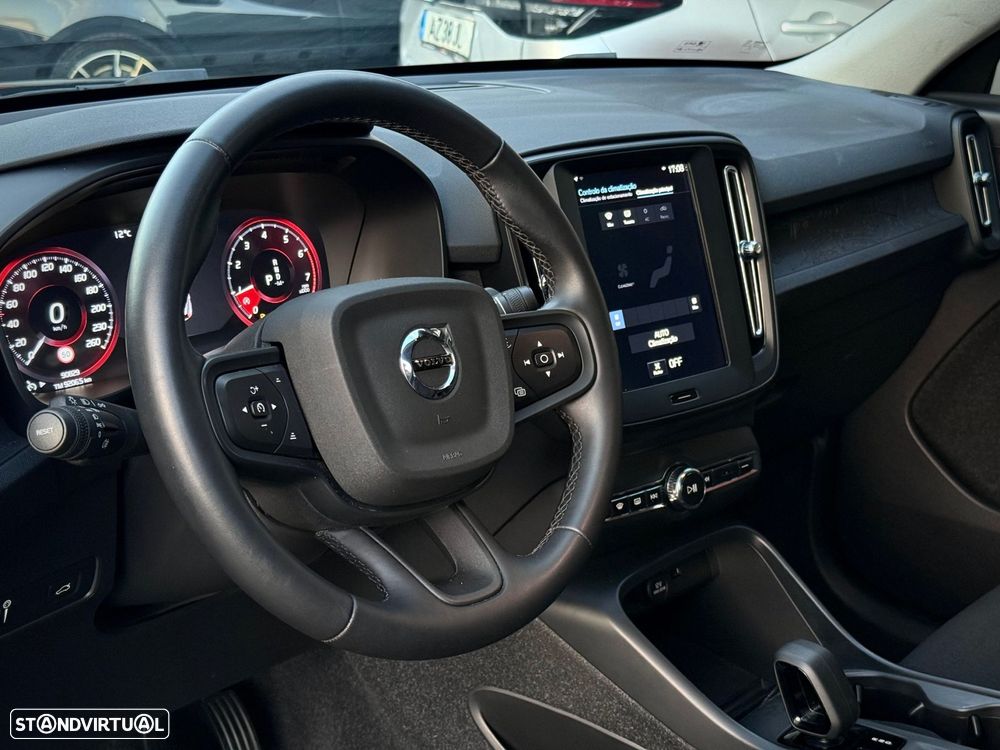 Volvo XC 40 1.5 T2 Momentum Geartronic - 6