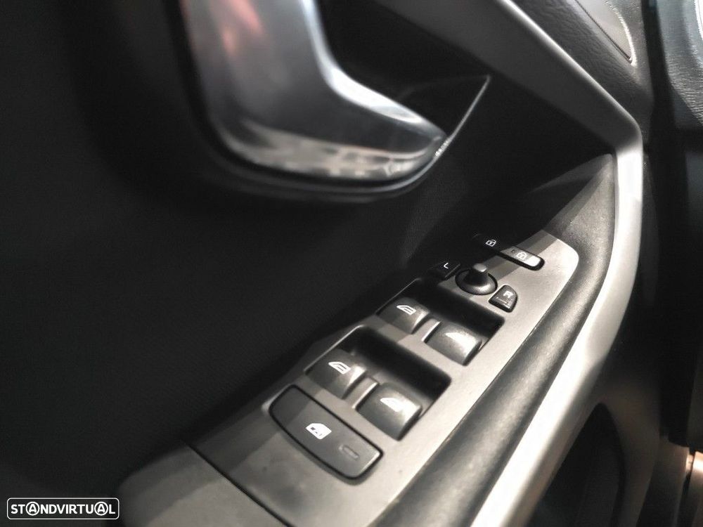 Volvo V40 1.6 D2 Momentum - 26