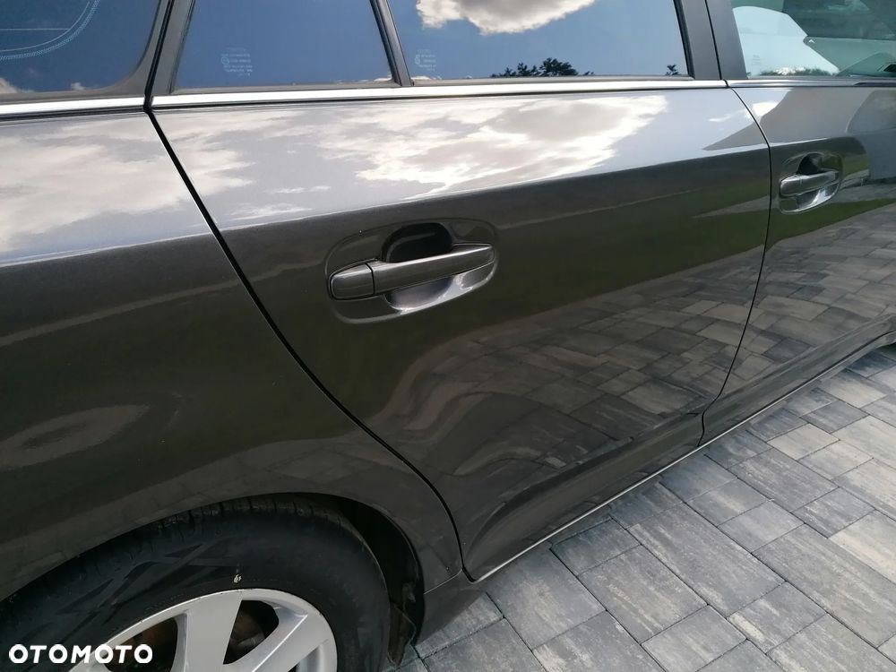 Toyota Avensis 2.0 D-4D Comfort - 5
