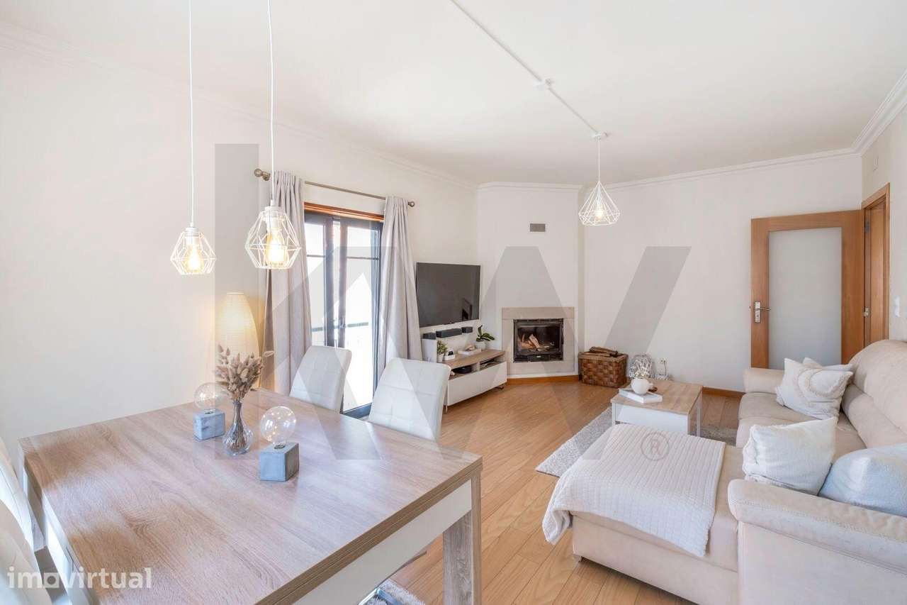 Apartamento T2 +1 com rooftop e terraço panorâmico no centro de Mafra - Grande imagem: 5/33