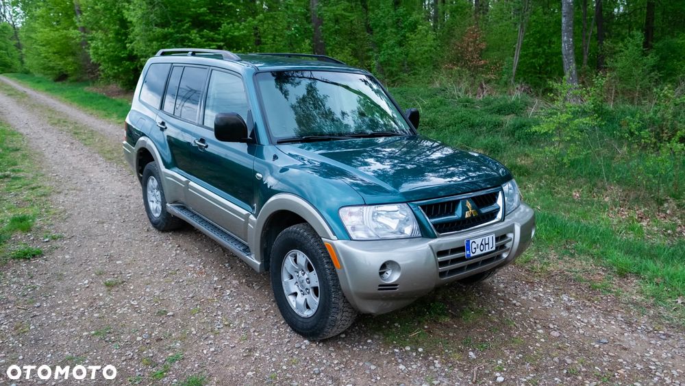 Mitsubishi Pajero - 1